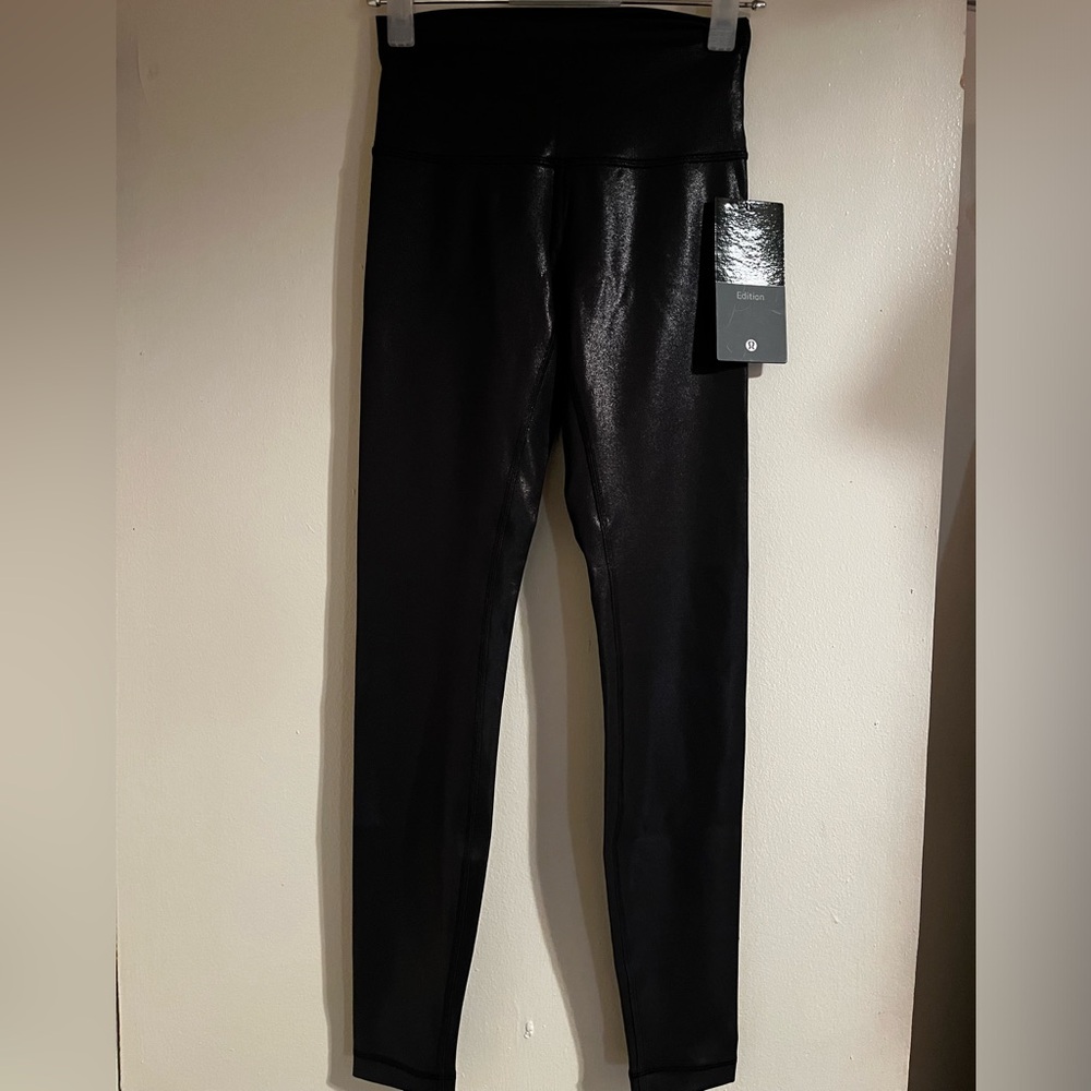 NWT size 4 Lululemon Wunder Train HR Tight 28" Foil RFXB
